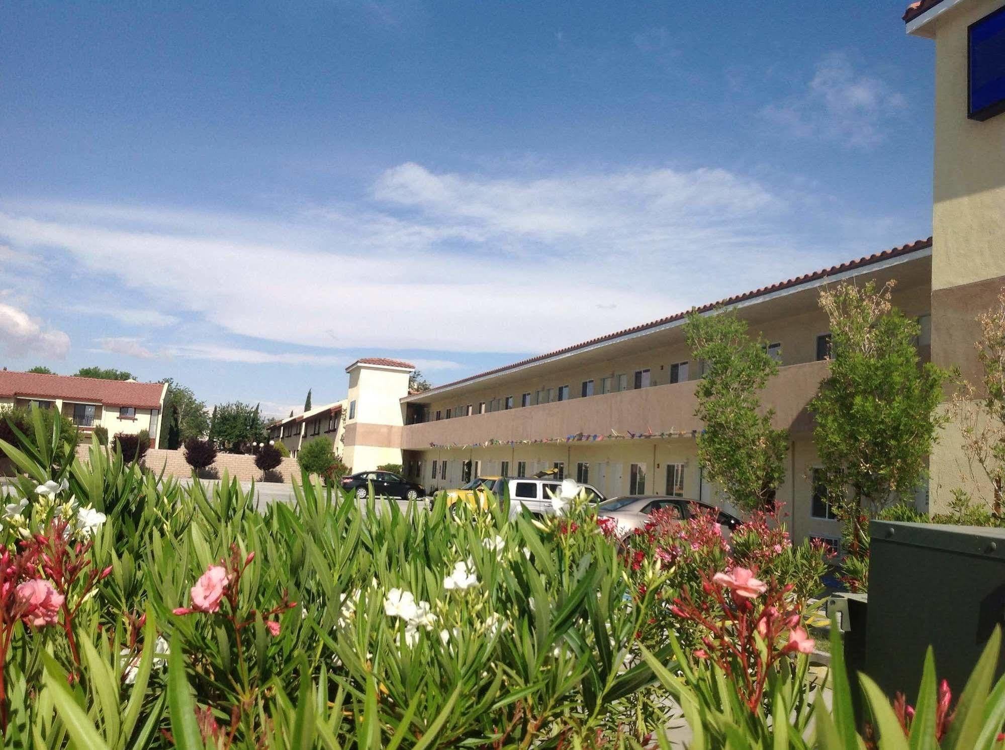 America Inn & Suites Ridgecrest Exterior photo